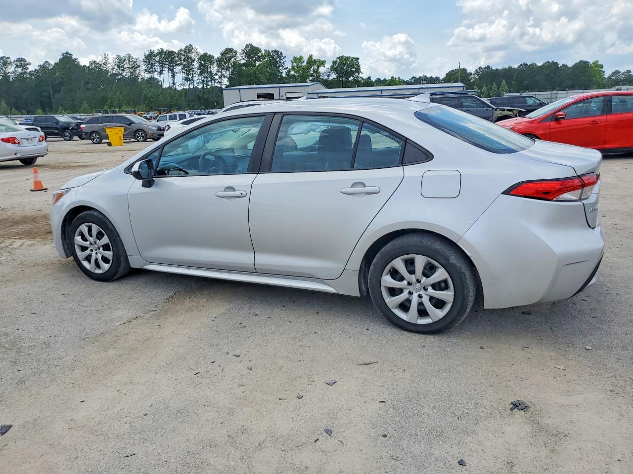 2022 Toyota Corolla Le - Image 2