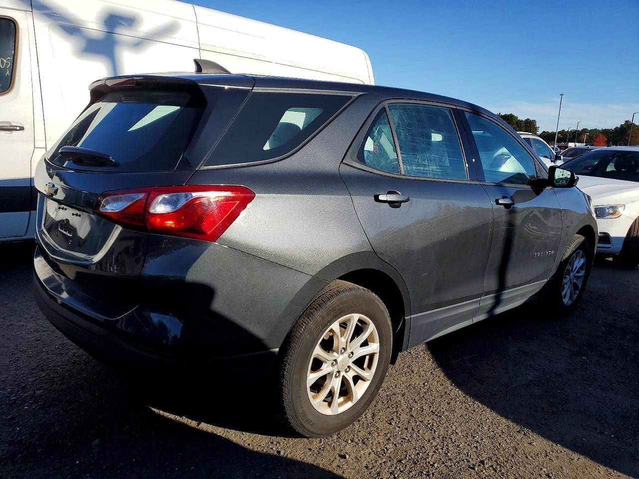 2019 Chevrolet Equinox Ls - Фото 3