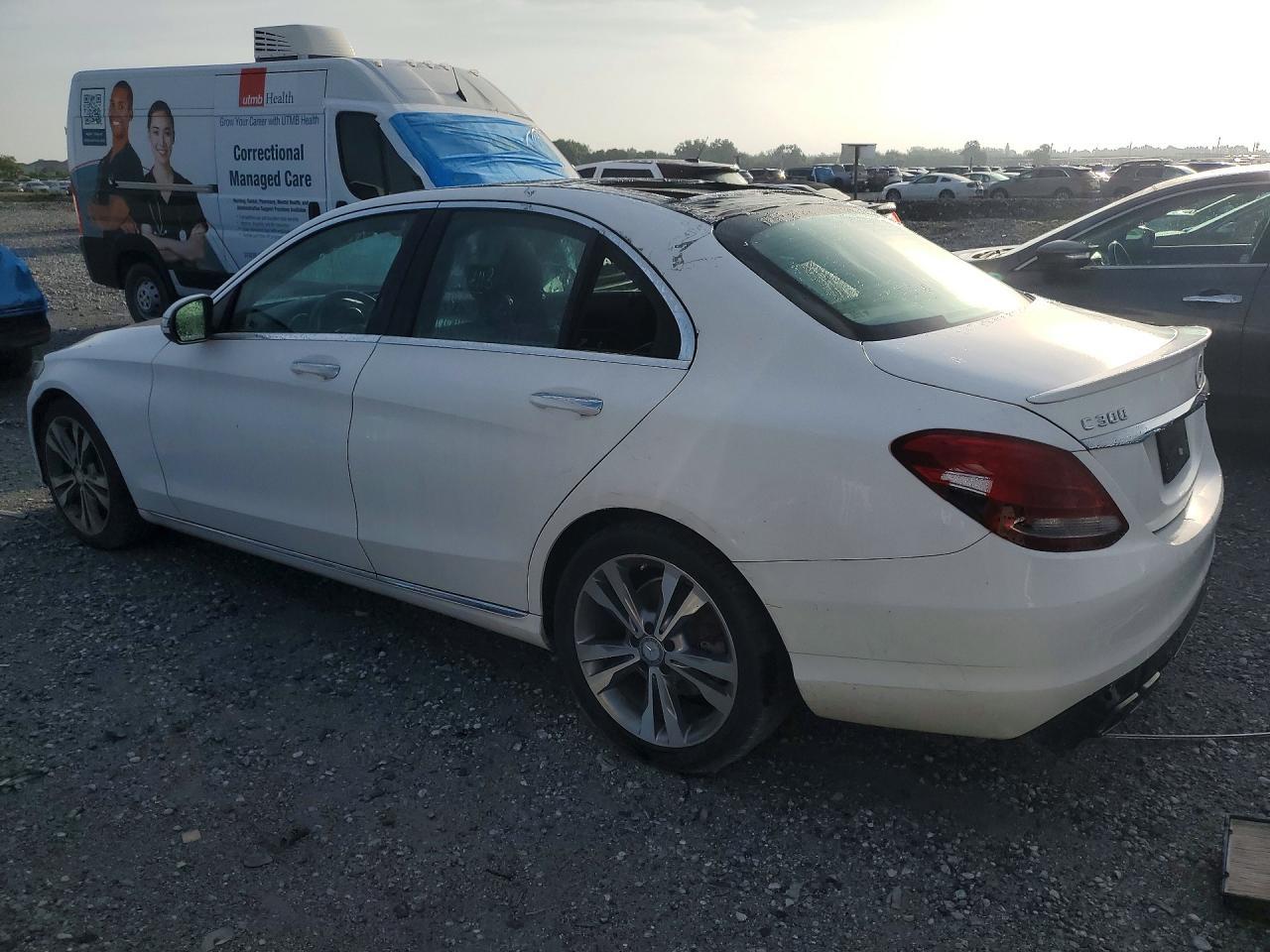 2017 Mercedes-Benz C 300 - Фото 2
