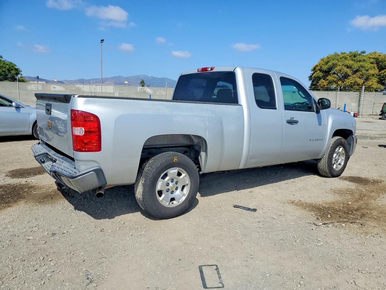 2013 Chevrolet Silverado C1500 Lt - Image 3