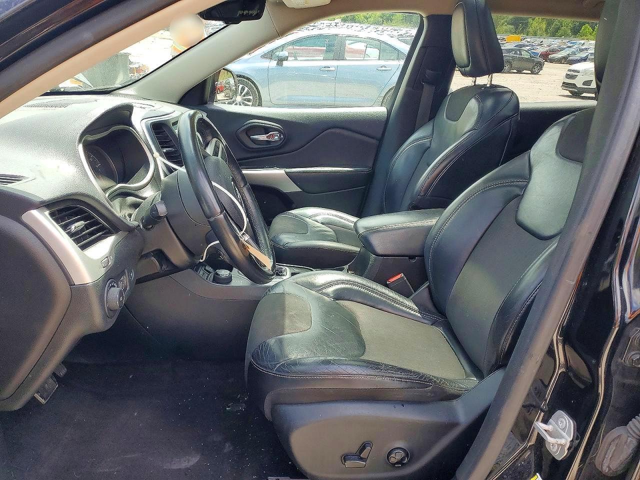 2018 Jeep Cherokee Latitude Plus - Image 7