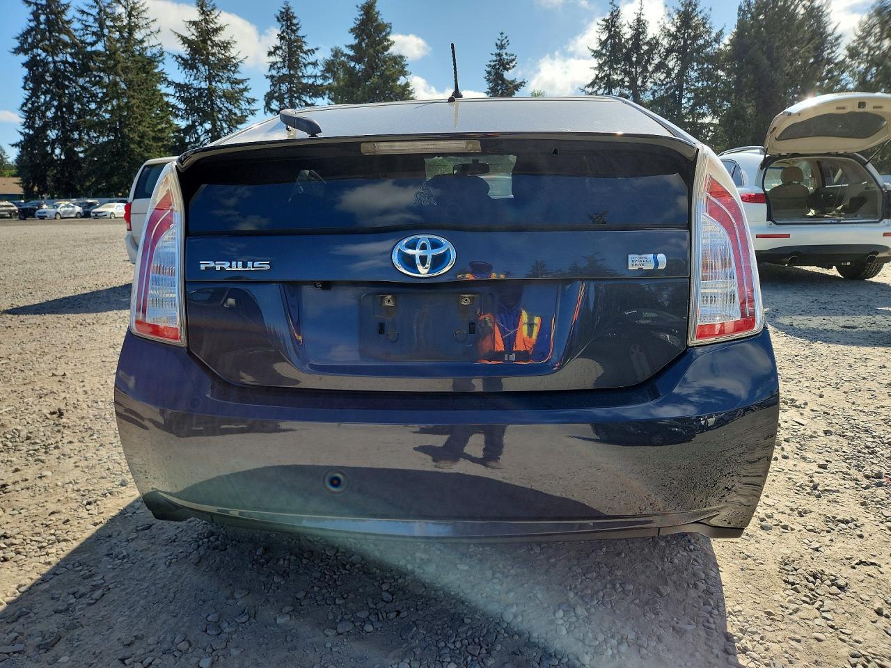 2015 Toyota Prius Two - Фото 6