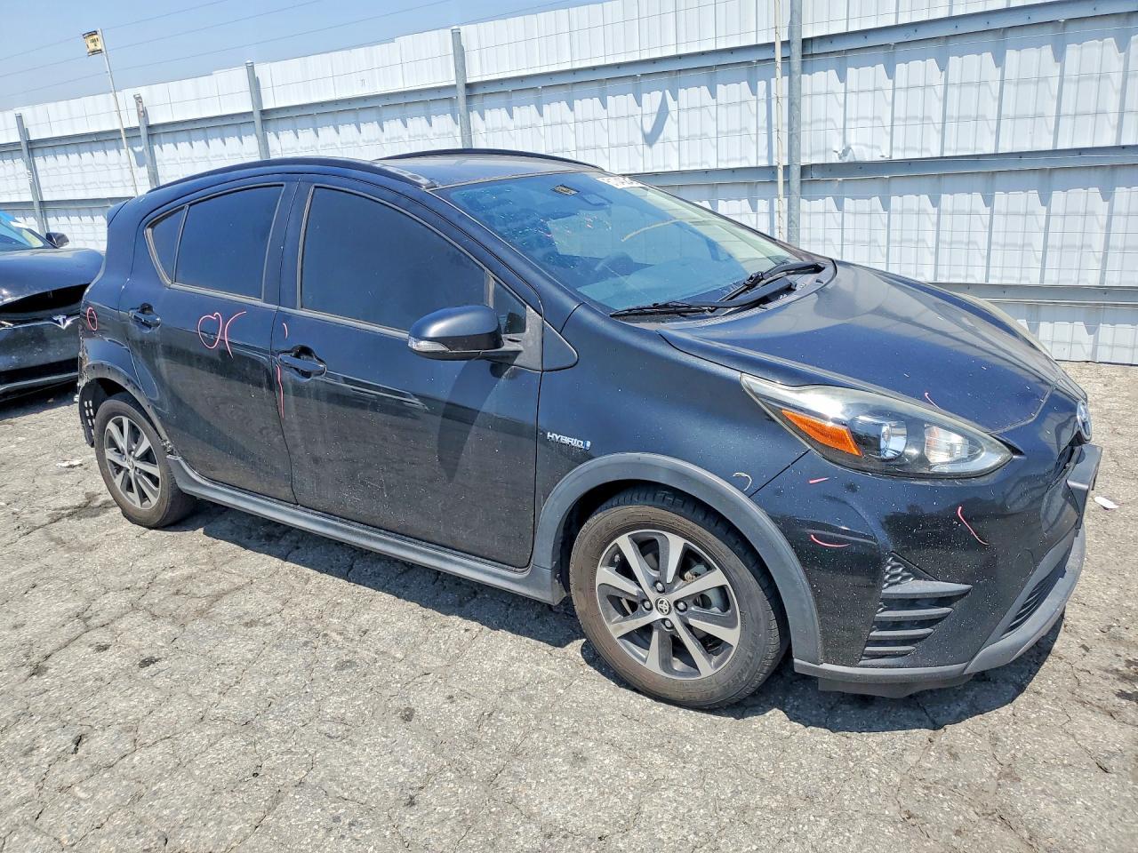 2018 Toyota Prius C Two - Фото 4
