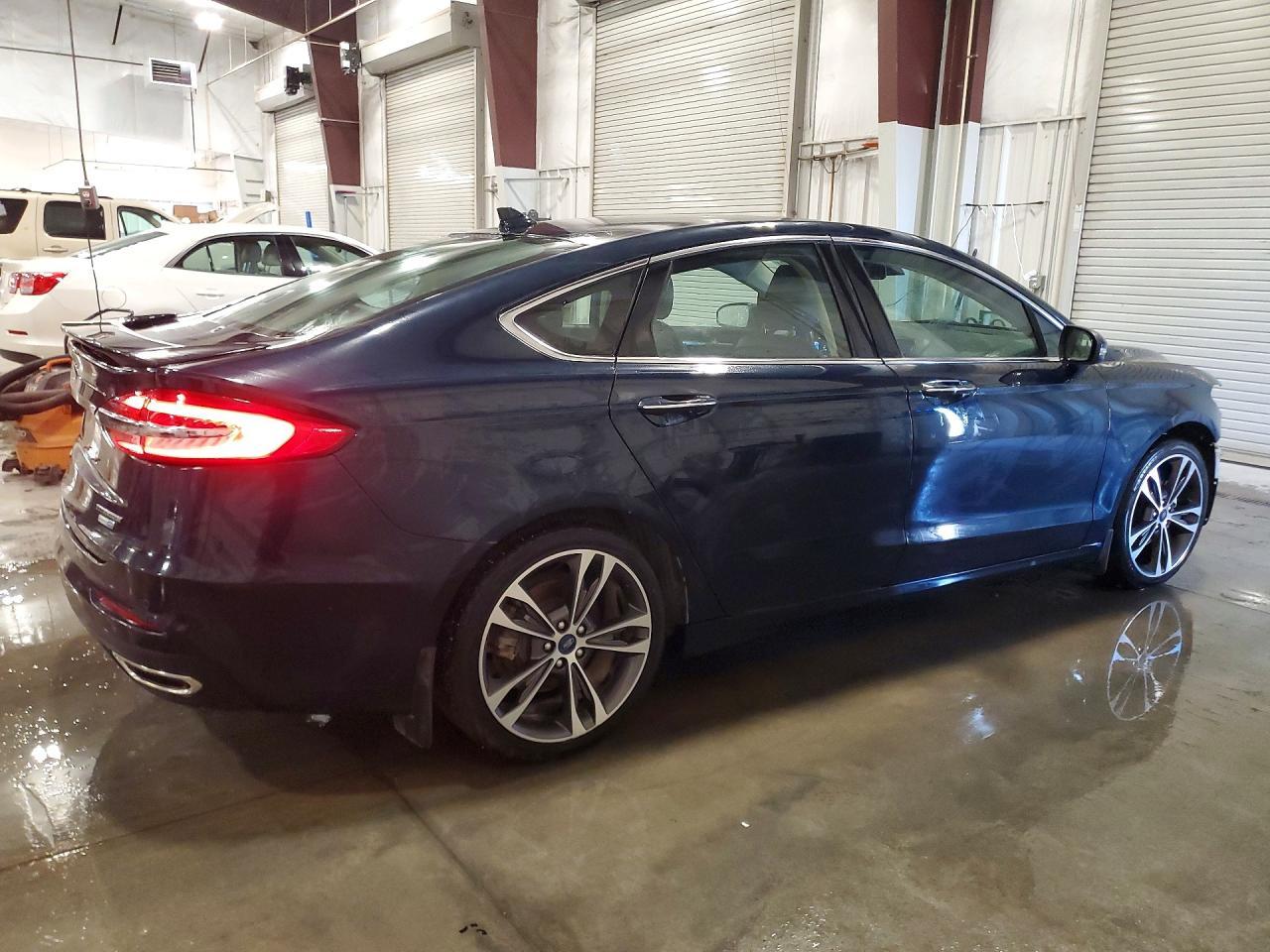 2020 Ford Fusion Titanium - Фото 3