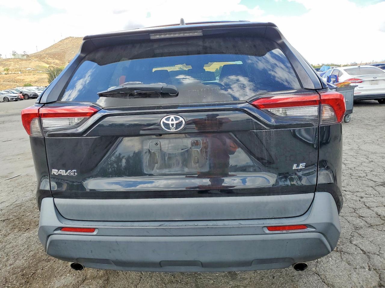 2020 Toyota Rav4 Le - Фото 6