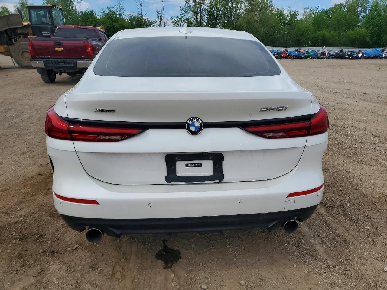 2021 BMW 228Xi - Фото 6