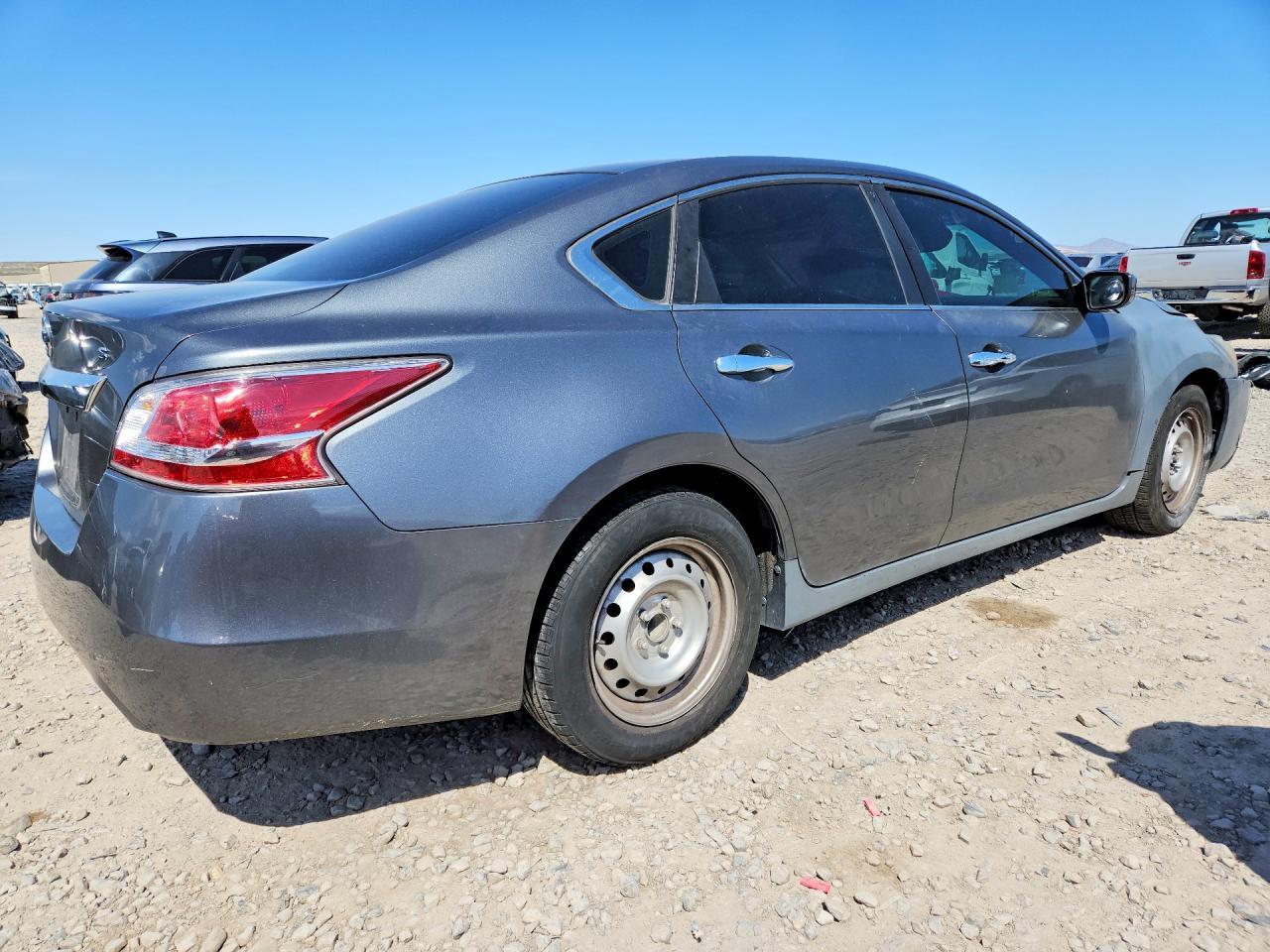 2015 Nissan Altima 2.5 S - Фото 3