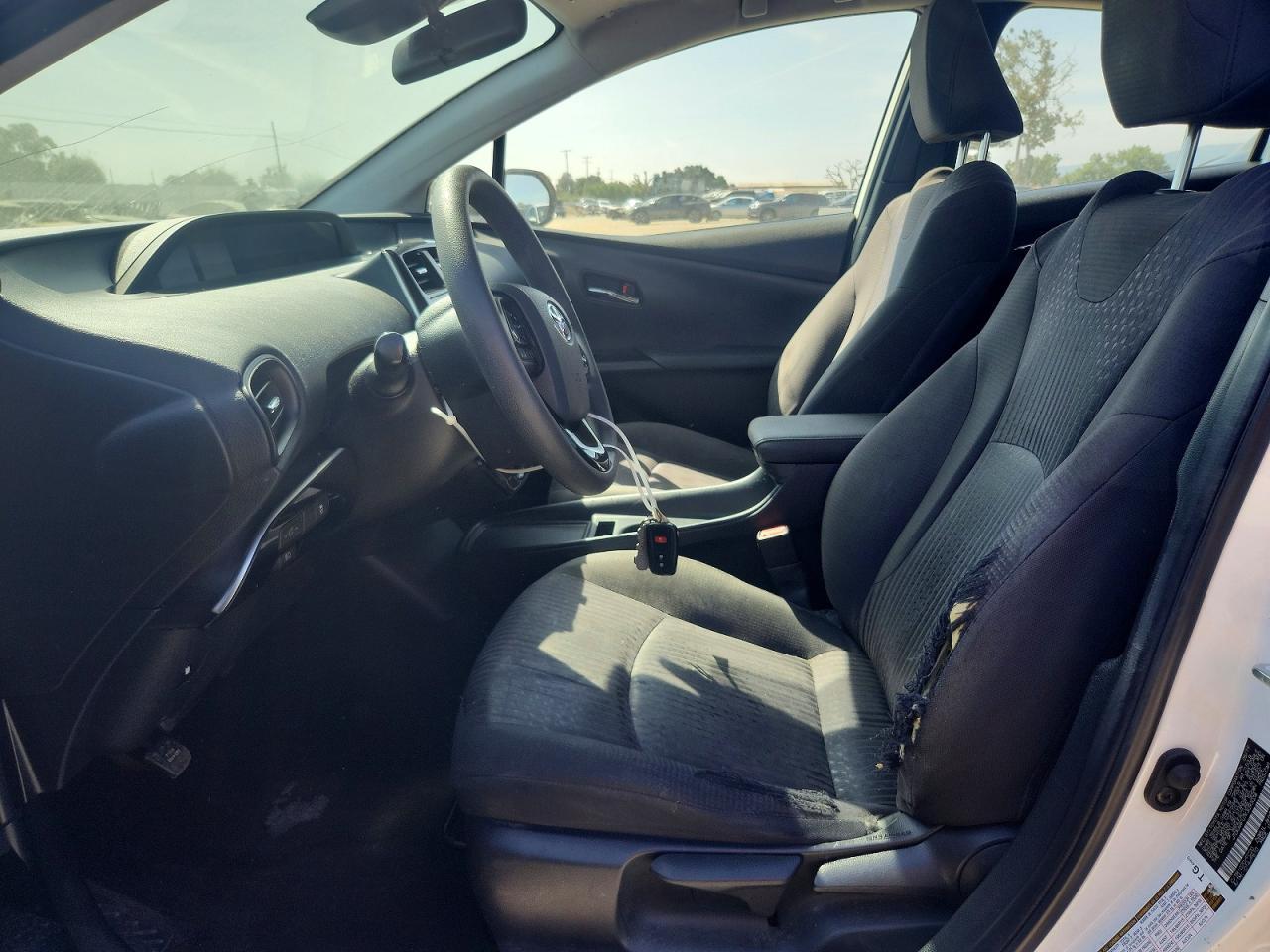 2019 Toyota Prius L Eco - Фото 7