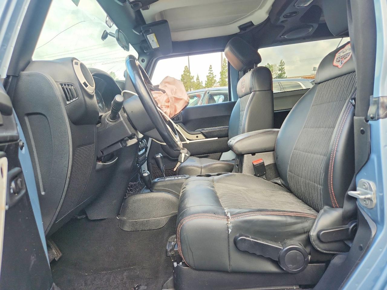 2012 Jeep Wrangler Sahara - Image 7