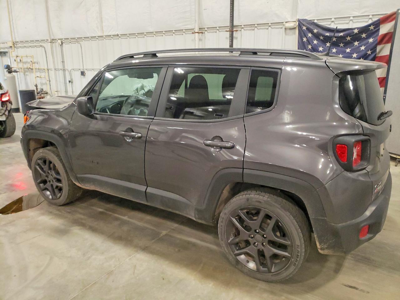 2021 Jeep Renegade Latitude - Фото 2