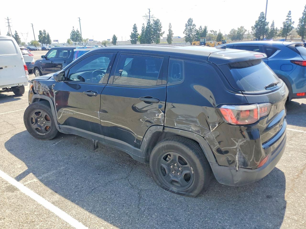 2019 Jeep Compass Sport - Фото 2