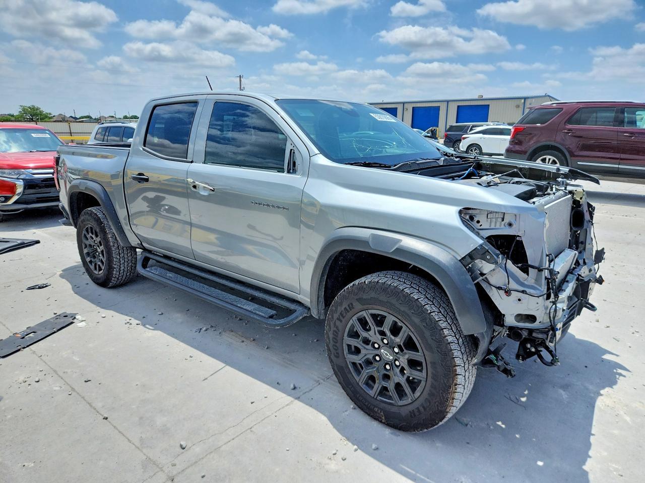2025 Chevrolet Colorado Trail Boss - Фото 4