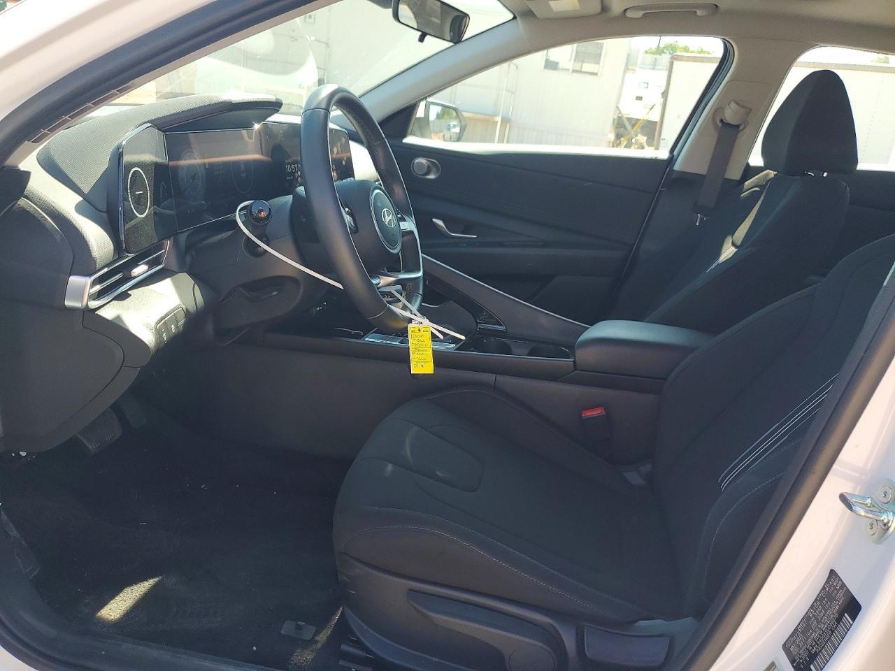 2025 Hyundai Elantra Sel - Image 7