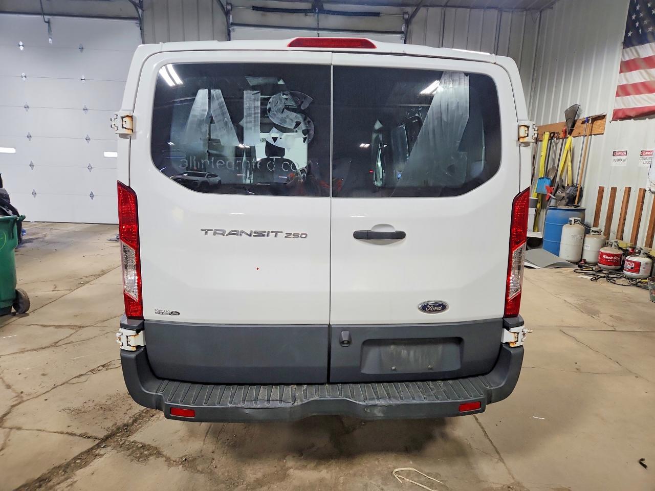 2015 Ford Transit T- - Delivery Van - Фото 6
