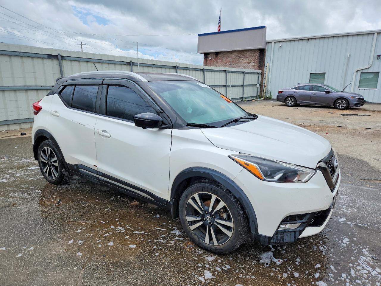 2019 Nissan Kicks Sr - Фото 4
