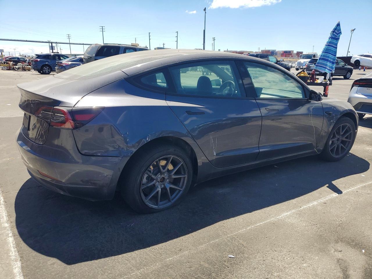 2023 Tesla Model 3 - Фото 3