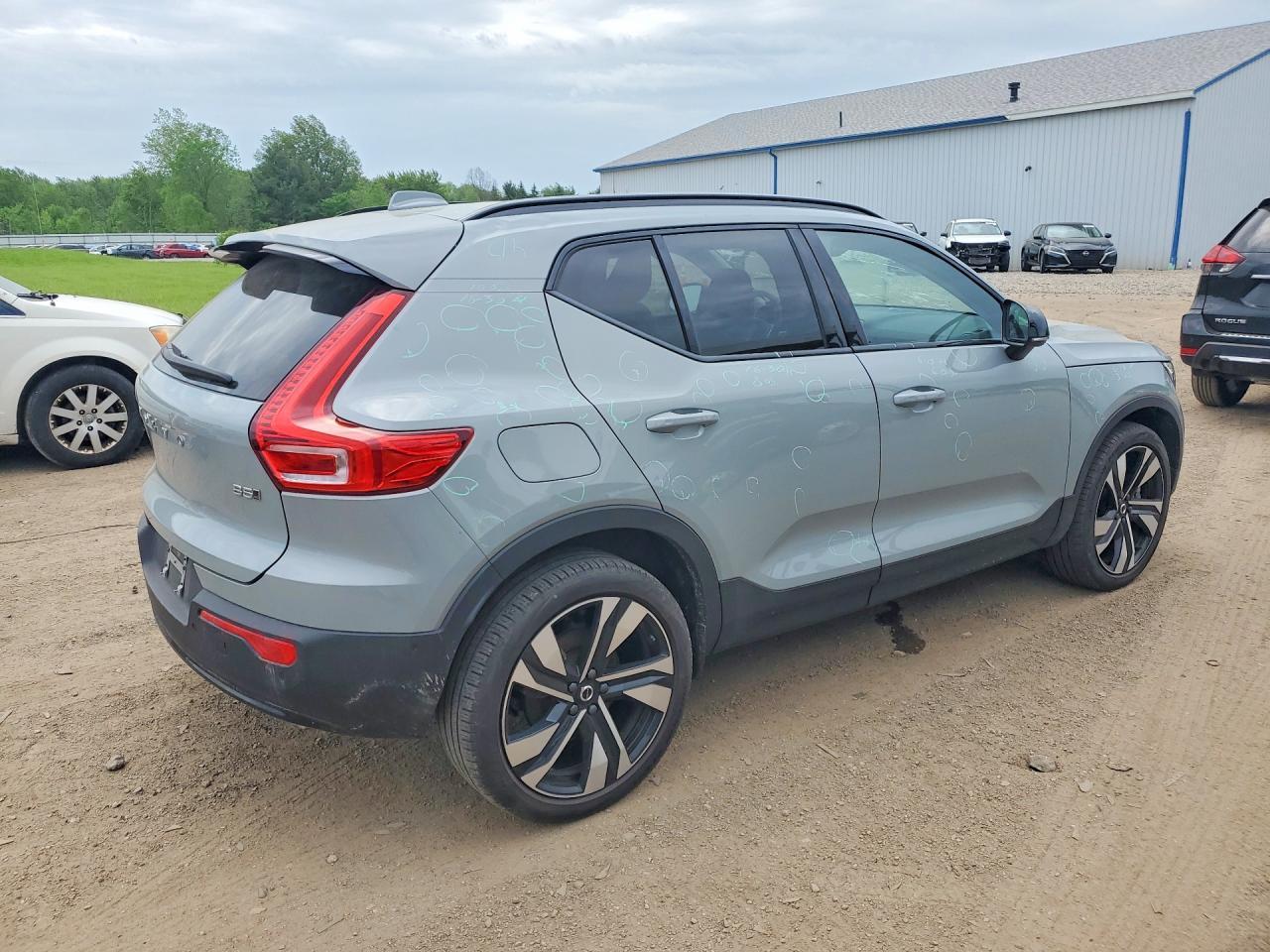 2024 Volvo Xc40 Ultimate - Image 3