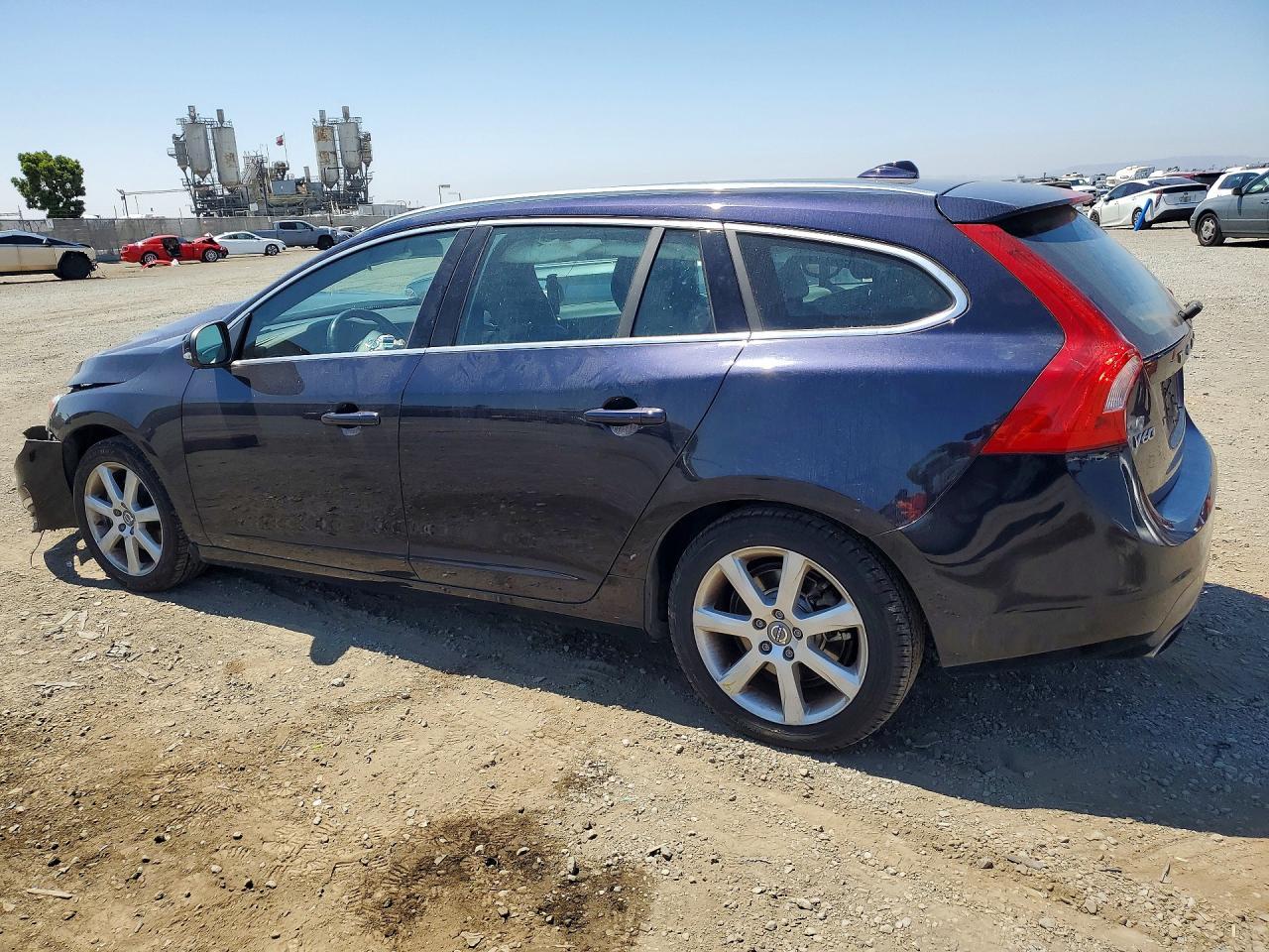 2017 Volvo V60 T5 Premier - Image 2