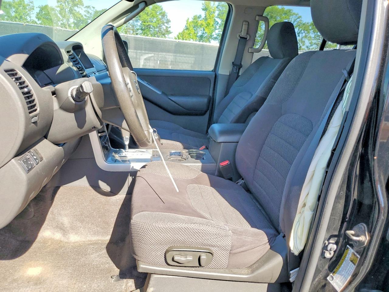 2012 Nissan Pathfinder S - Image 7
