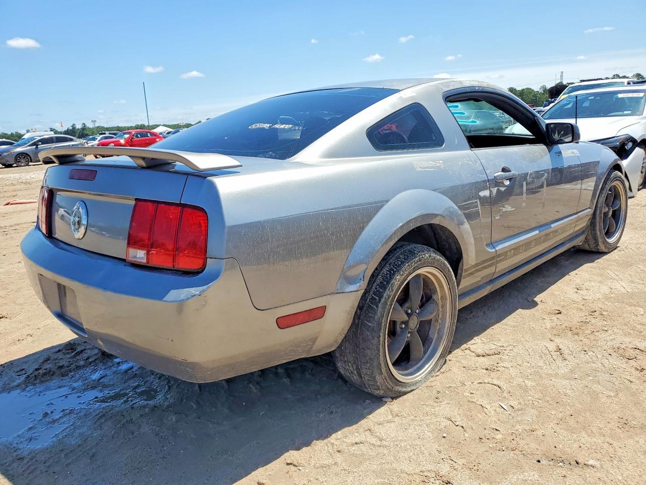 2006 Ford Mustang - Фото 3