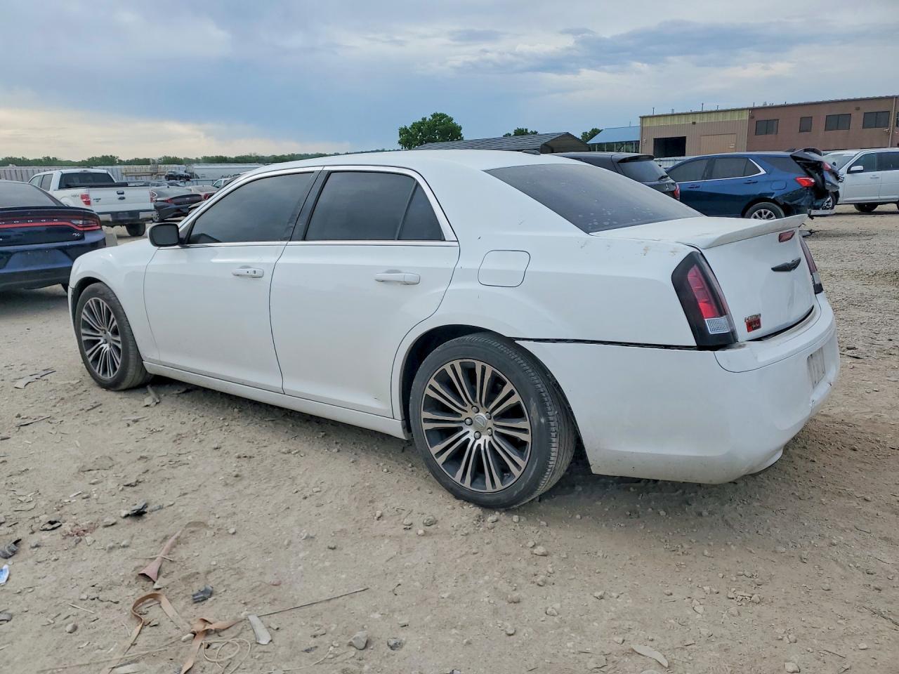 2013 Chrysler 300 S - Фото 2