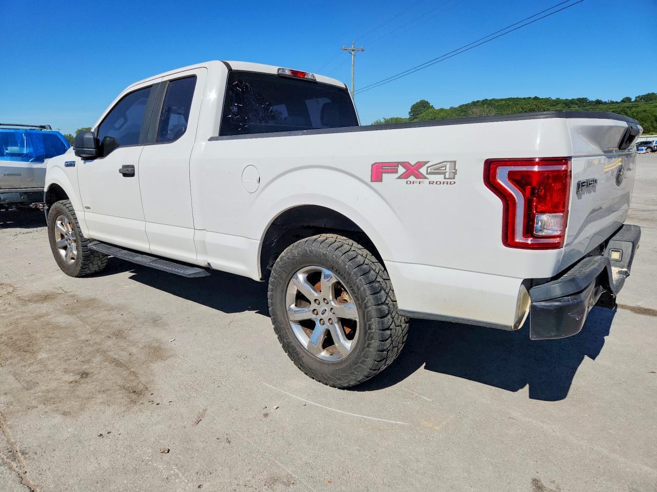 2016 Ford F150 Super Cab - Фото 2