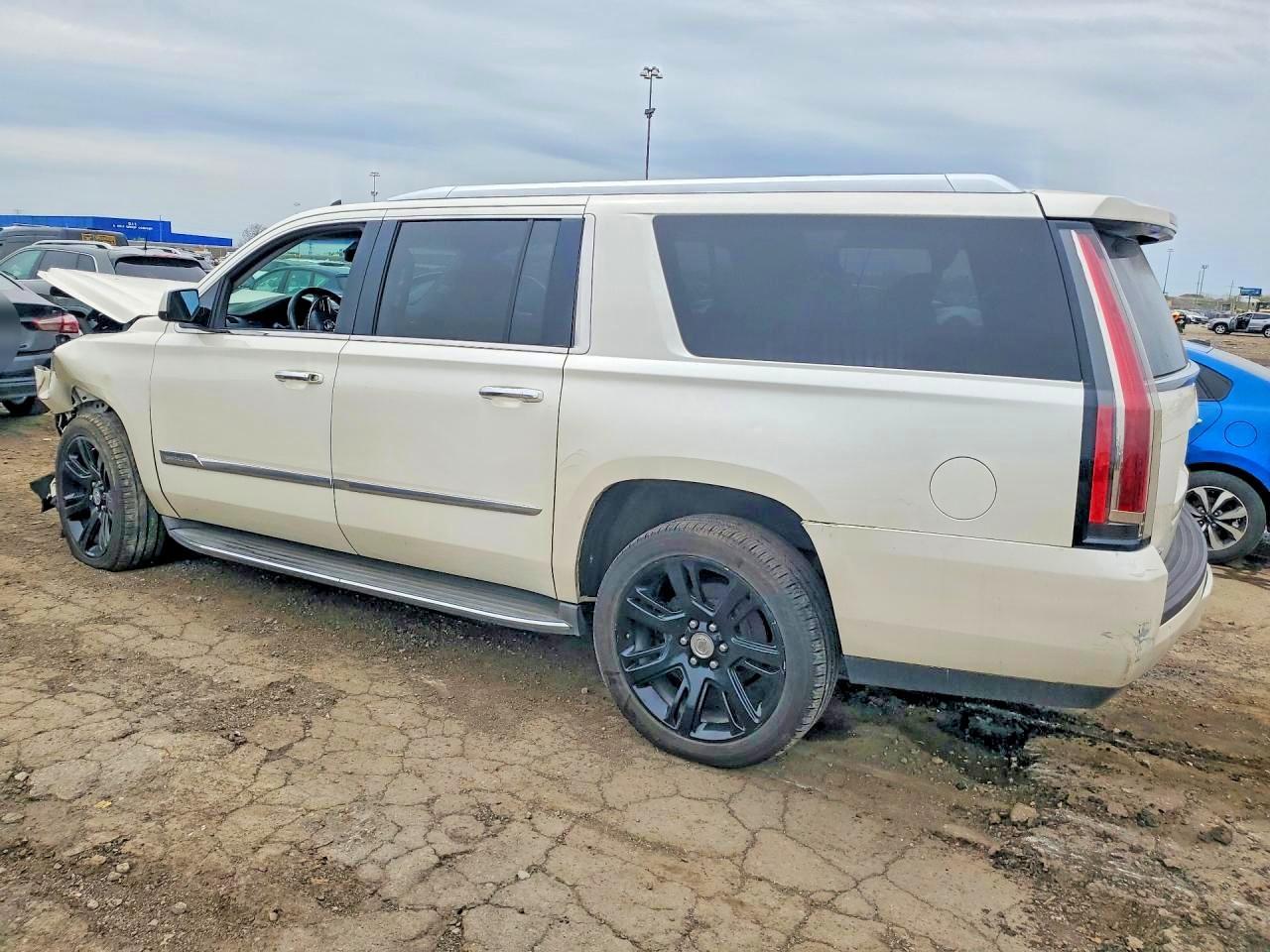 2015 Cadillac Escalade Esv Luxury - Image 2