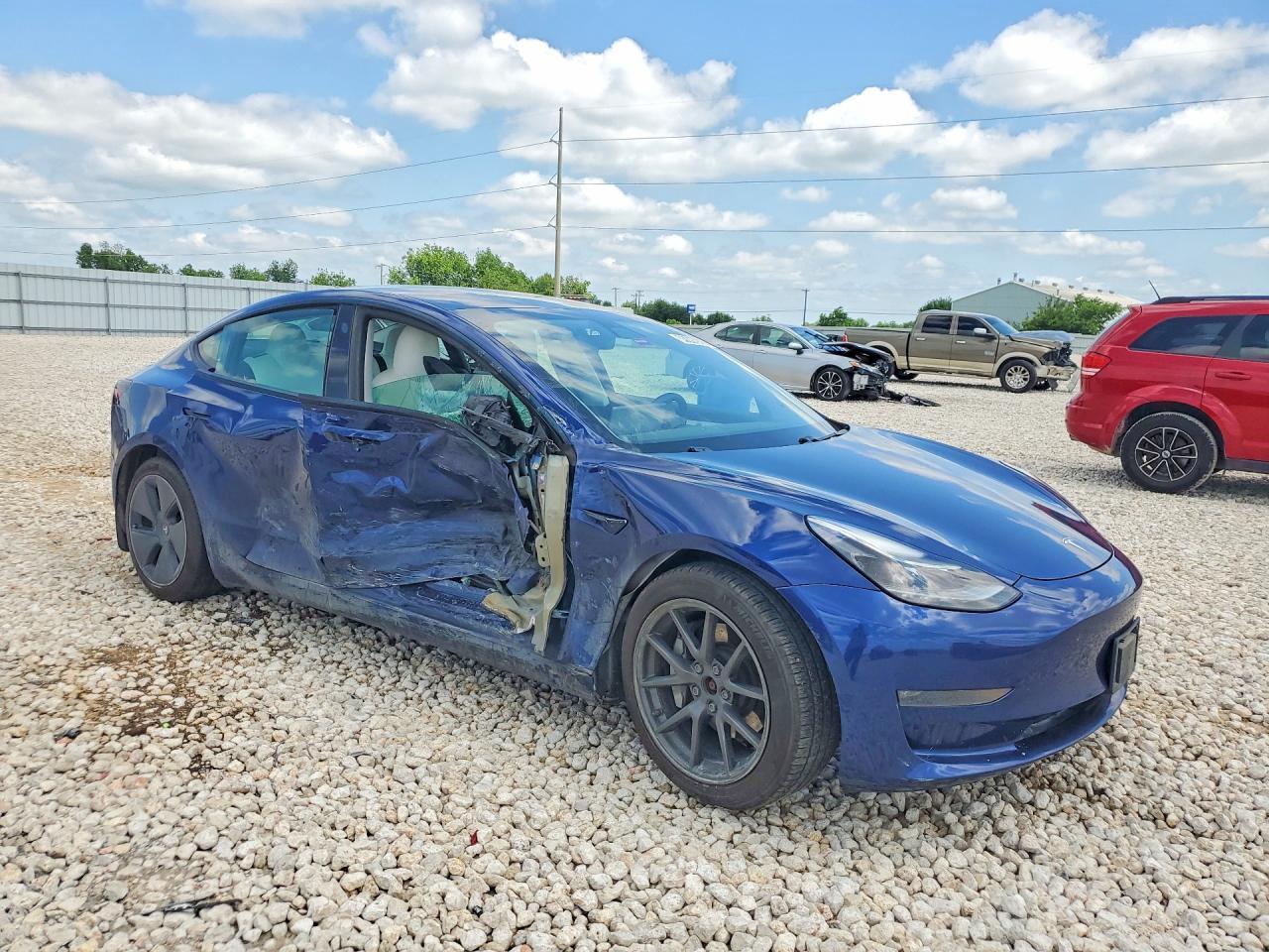 2021 Tesla Model 3 - Фото 4