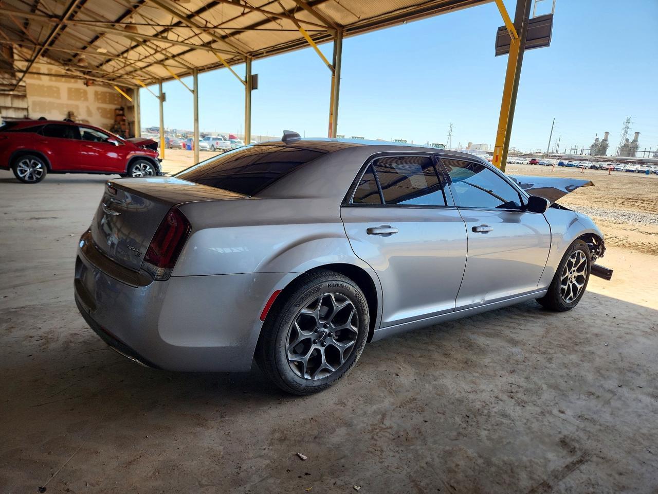 2018 Chrysler 300 S - Фото 3