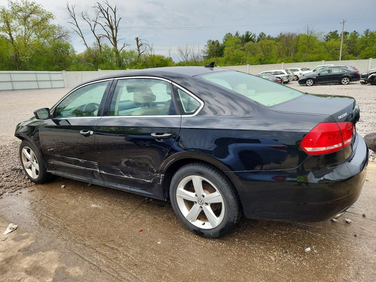 2013 Volkswagen Passat Se - Фото 2