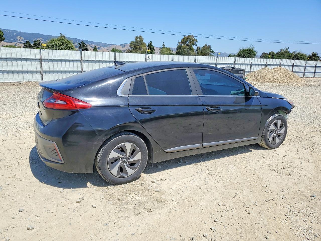 2019 Hyundai Ioniq Sel - Фото 3