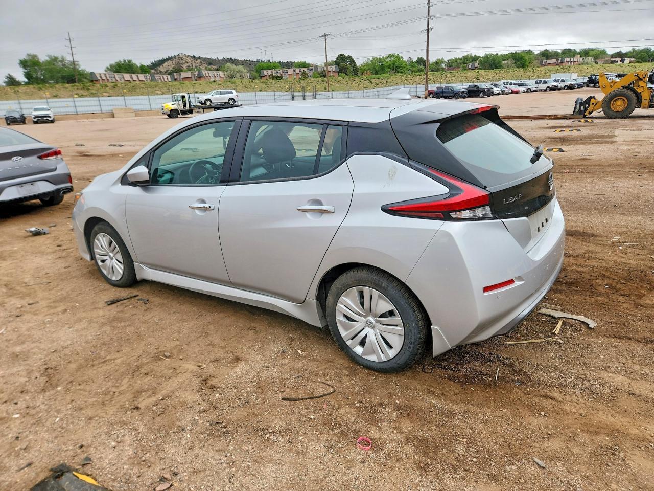 2025 Nissan Leaf S - Фото 2