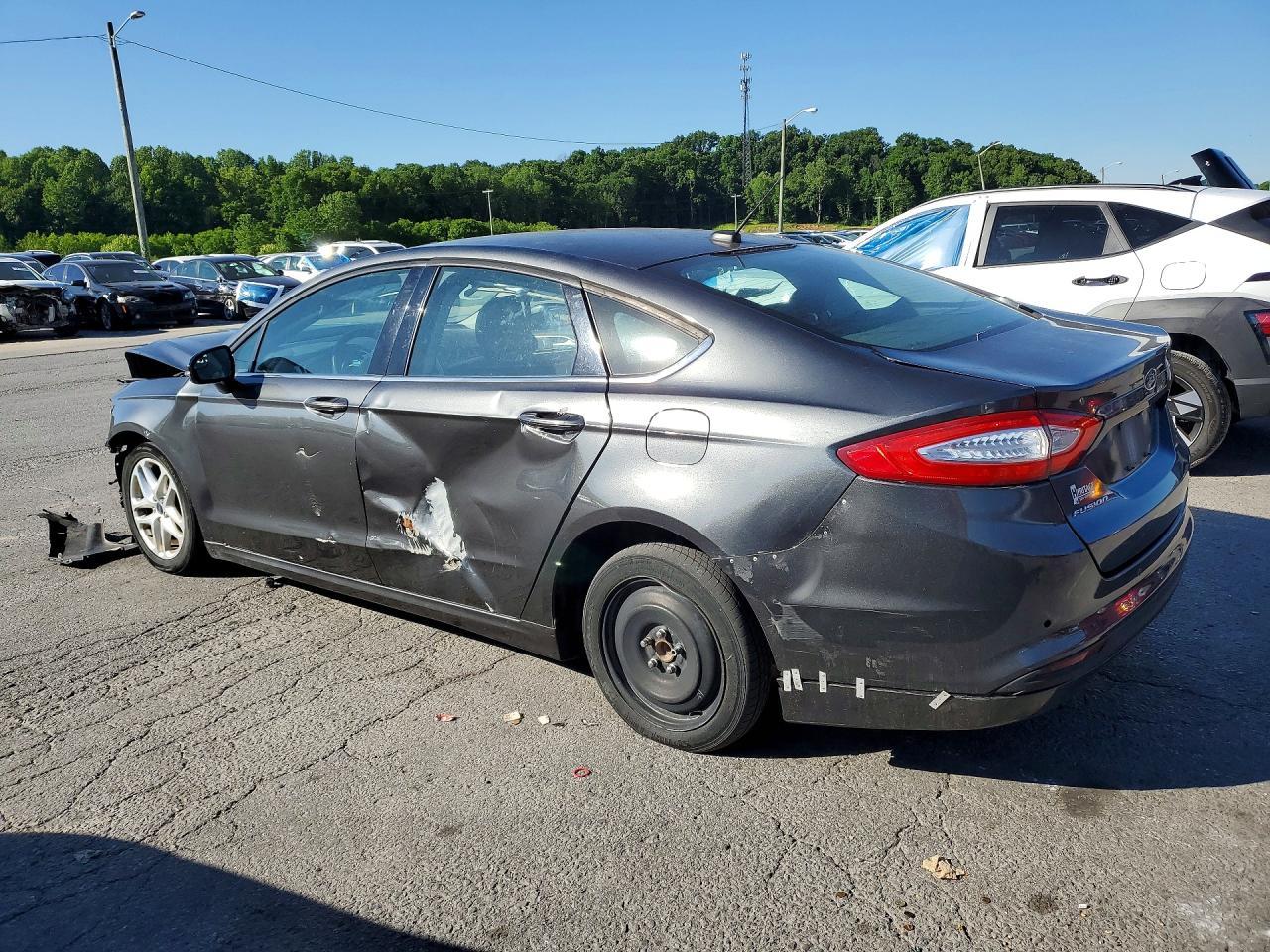 2016 Ford Fusion Se - Фото 2