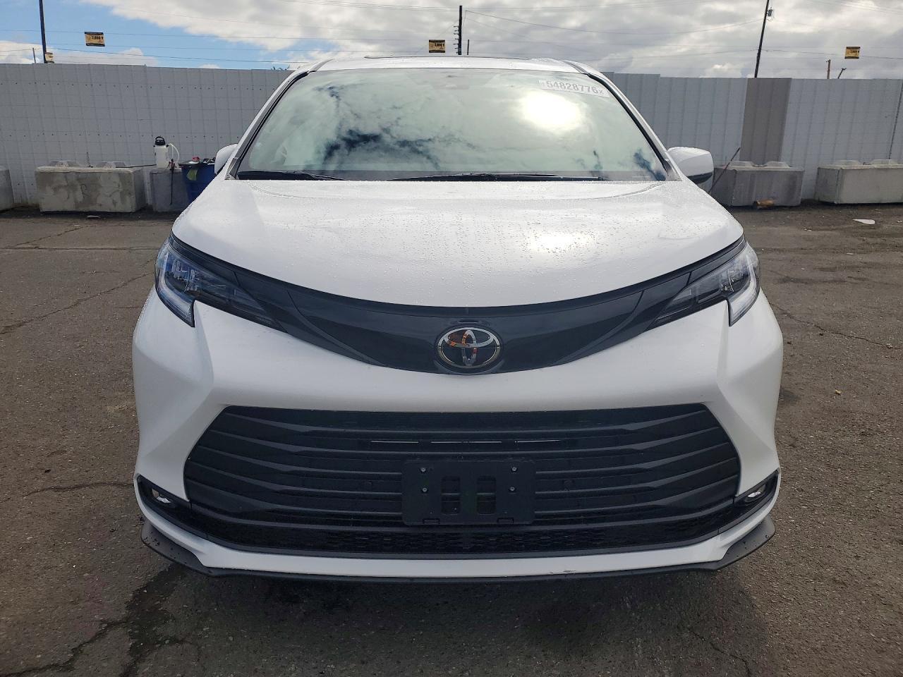 2026 Toyota Sienna Woodland Edition - Фото 5