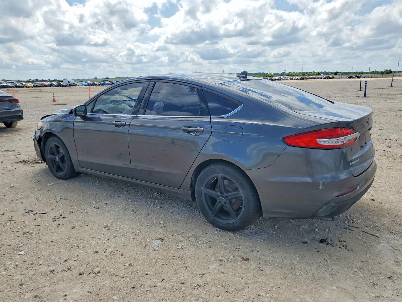 2020 Ford Fusion Se - Фото 2