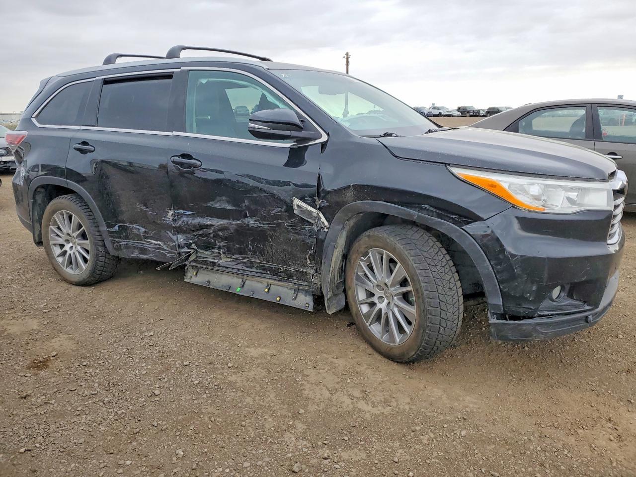 2014 Toyota Highlander Xle - Image 4