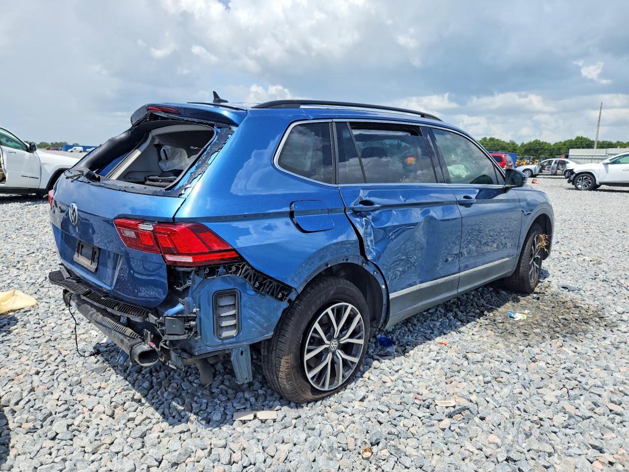 2020 Volkswagen Tiguan Se - Фото 3
