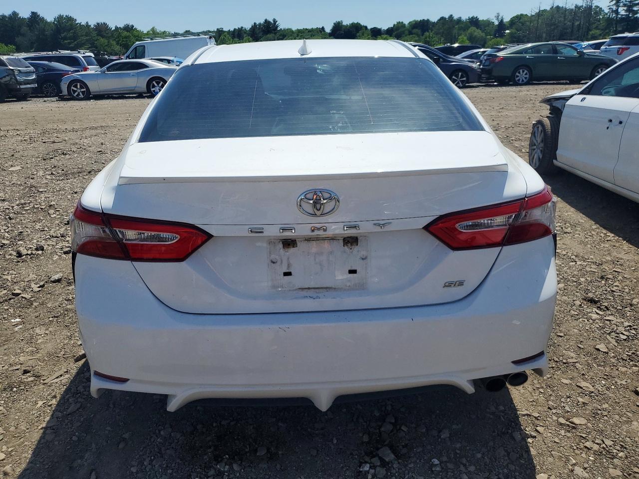2019 Toyota Camry Se - Фото 6