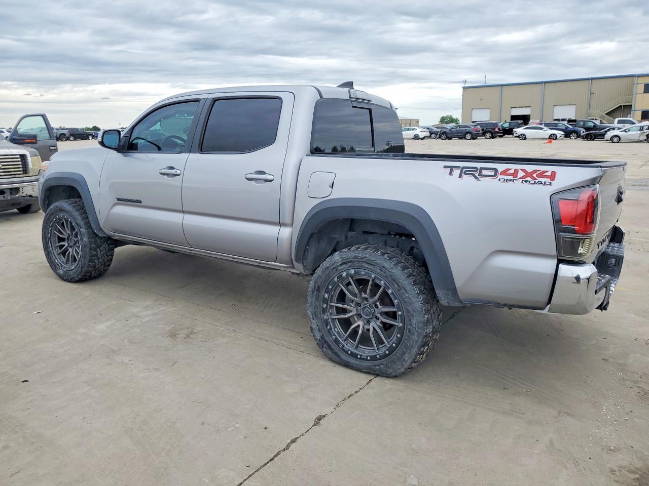 2019 Toyota Tacoma - Image 2