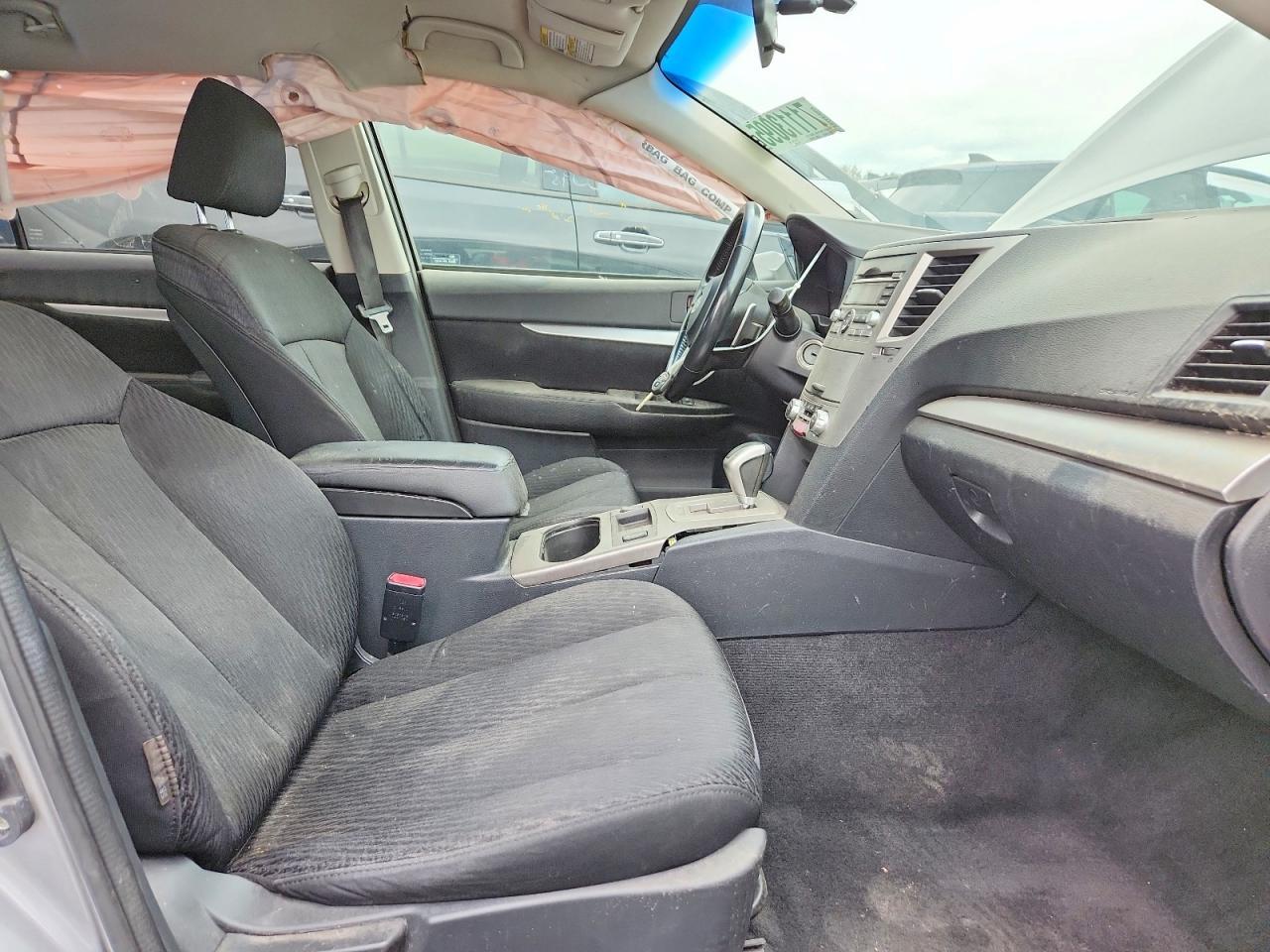 2010 Subaru Outback 2.5I Premium - Image 7