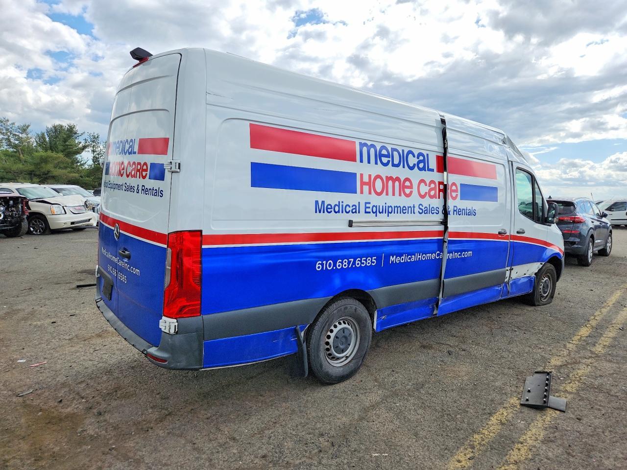 2023 Mercedes Benz Sprinter 2500 Delivery Van - Фото 3