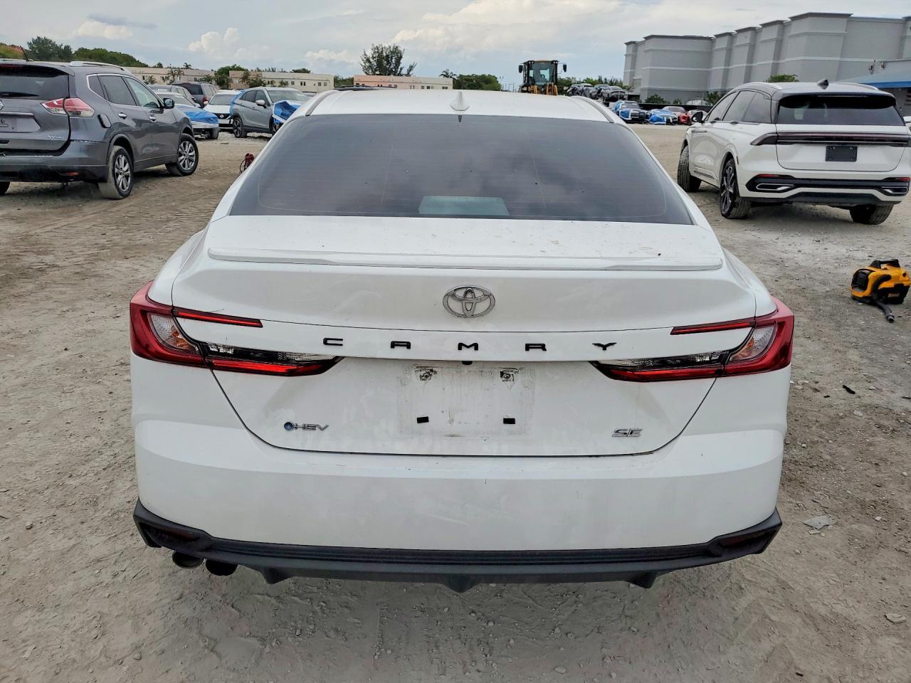 2025 Toyota Camry Se - Image 6