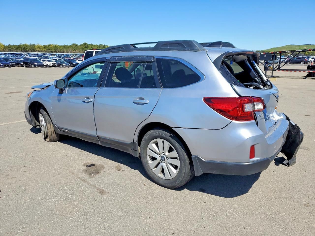 2016 Subaru Outback 2.5I Premium - Image 2