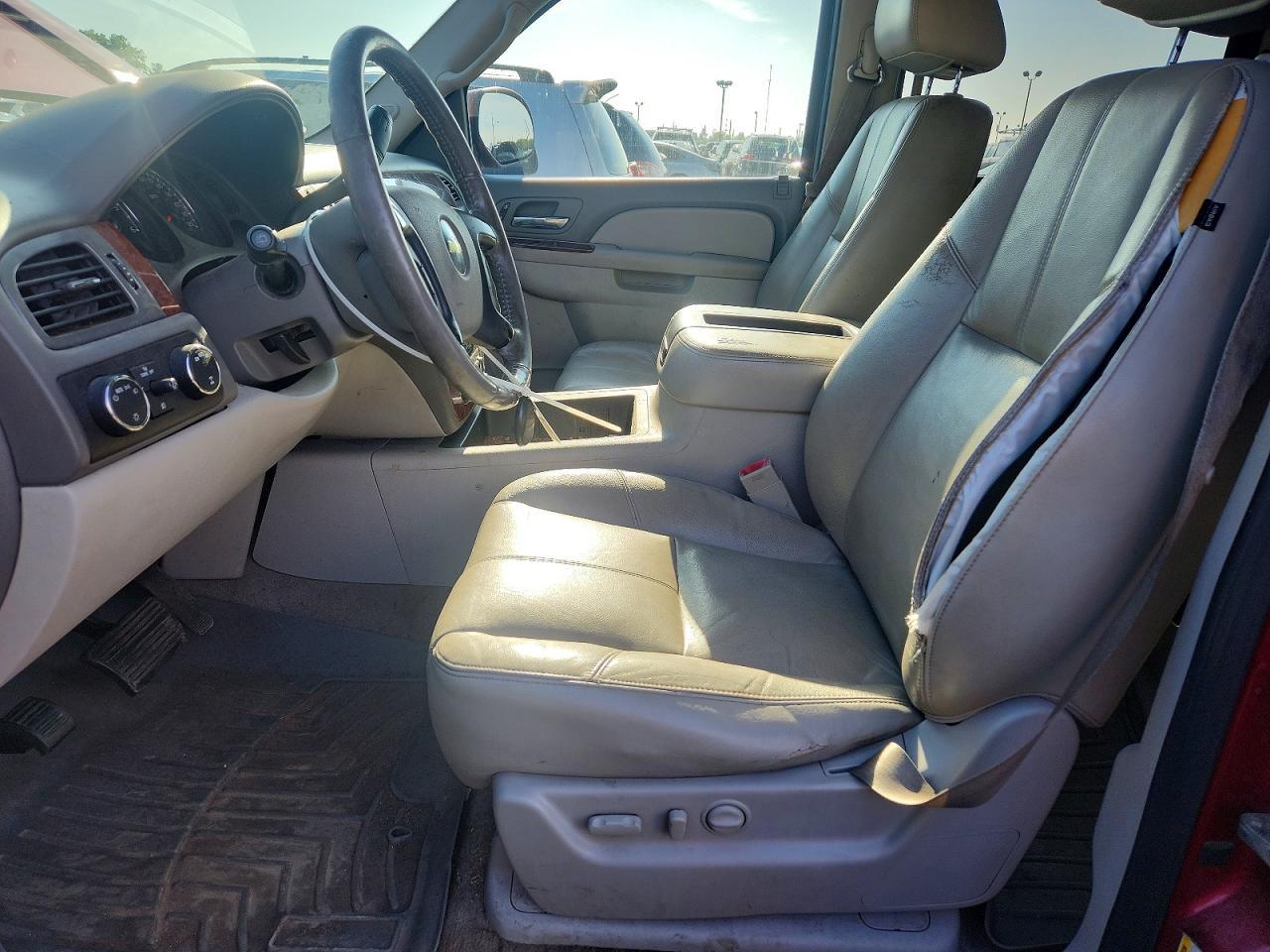 2010 Chevrolet Suburban K1500 Lt - Image 7