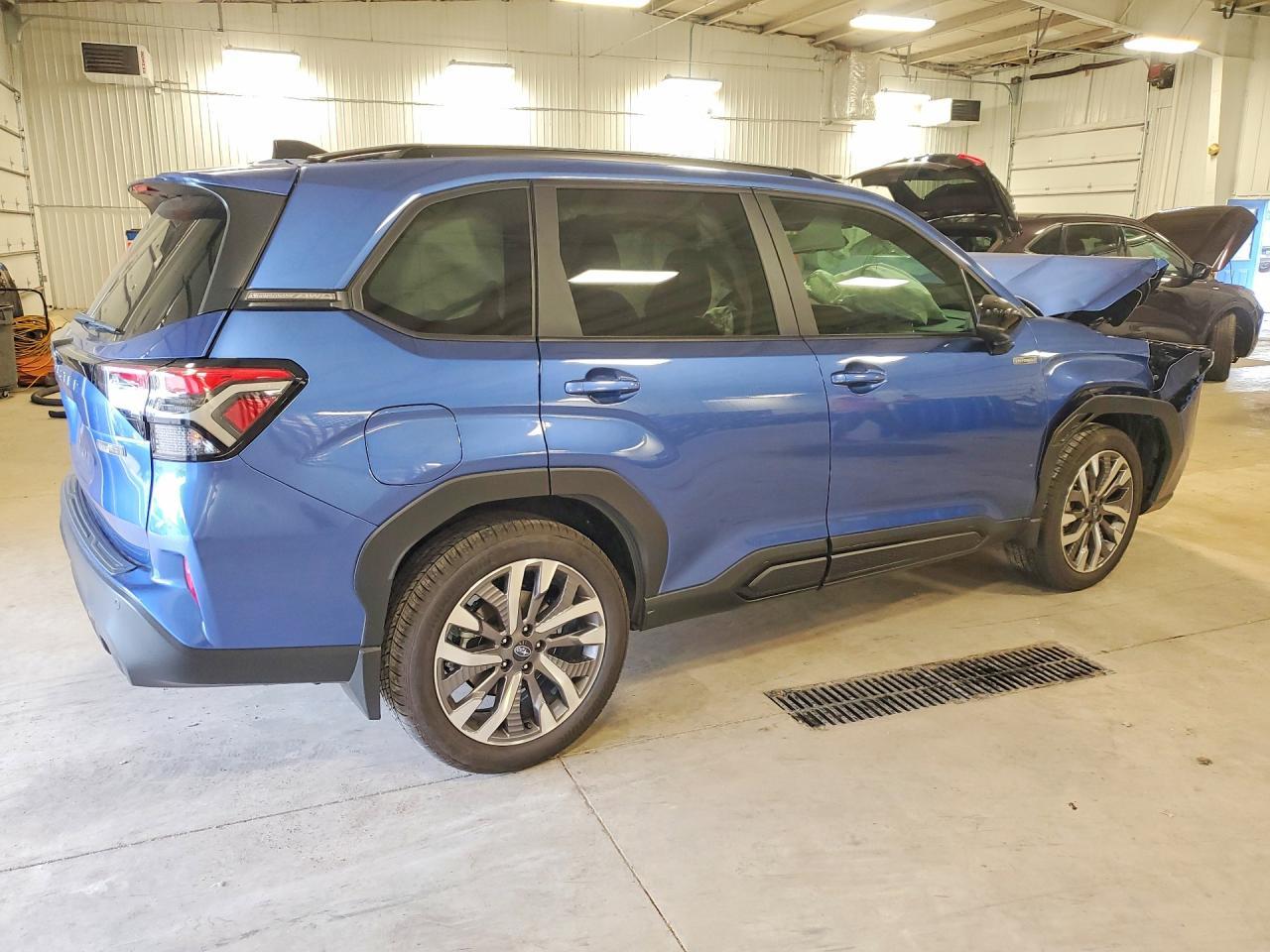 2026 Subaru Forester Touring - Фото 3