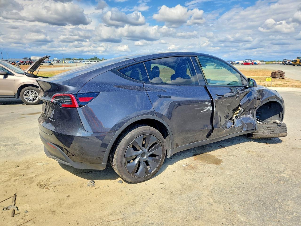 2024 Tesla Model Y - Image 3