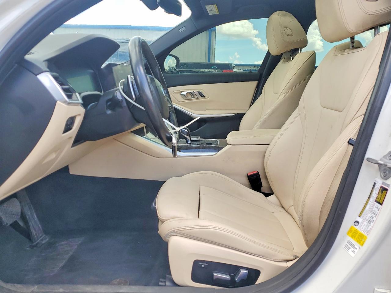 2020 BMW 330I - Фото 7