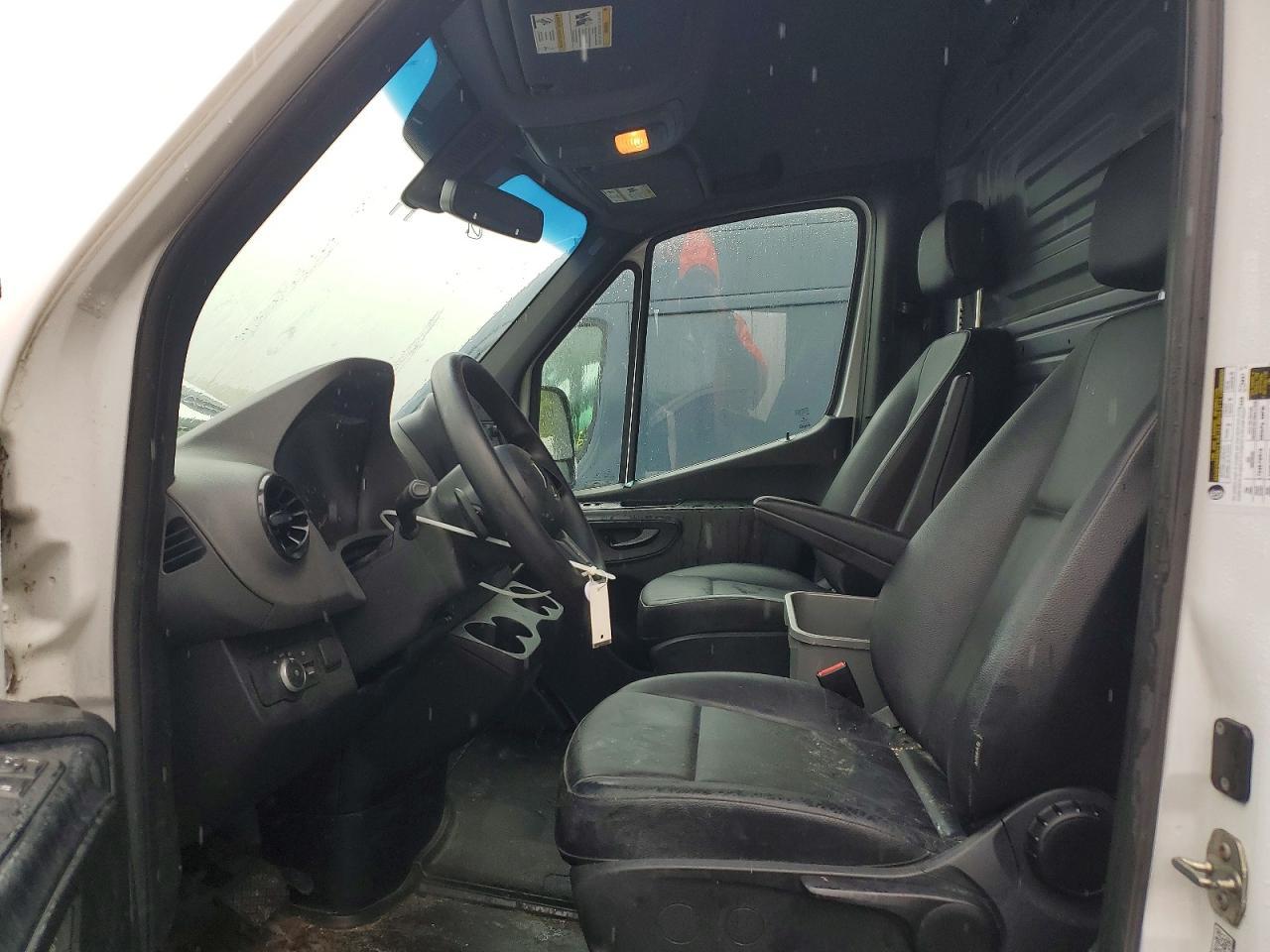 2022 Mercedes-Benz Sprinter 2500 - Фото 7