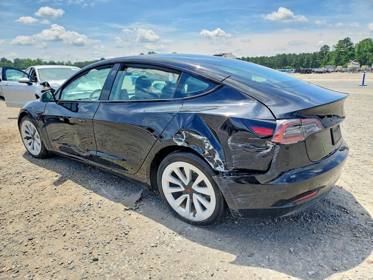 2023 Tesla Model 3 - Фото 2