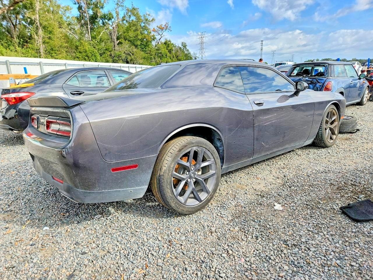 2023 Dodge Challenger Sxt - Image 3